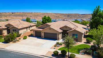 1574 N Sugar Plumb LN Washington, UT 84780 home for sale, MLS#25-261660 - Erika Rogers Photo 3