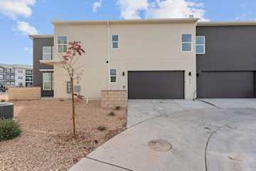 517 W Olive LN St George, UT 84790 home for sale, MLS#25-266750 - Erika Rogers Photo 5