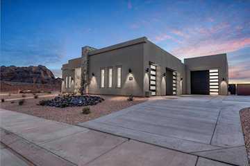 3344 S Guide Star Way Hurricane, UT 84737 home for sale, MLS#25-267640 - Erika Rogers Photo 3
