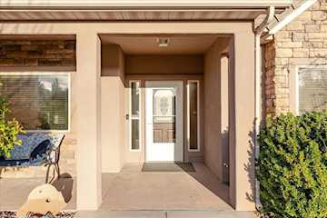 5 S Crimson CIR St George, UT 84790 home for sale, MLS#25-267707 - Erika Rogers Photo 3