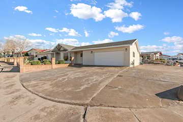 372 N Quail Ridge DR Washington, UT 84780 home for sale, MLS#26-267748 - Erika Rogers Photo 3