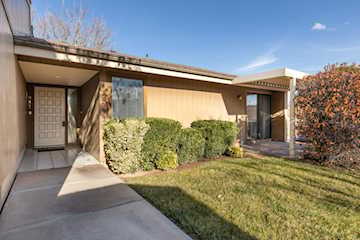 987 W Bloomington Dr  S St George, UT 84790 home for sale, MLS#25-267716 - Erika Rogers Photo 2