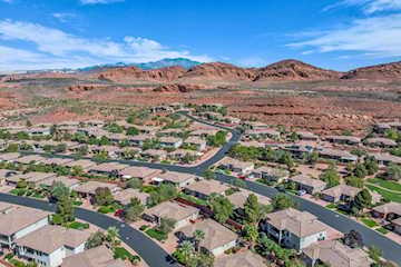 1584 N Raven LN St George, UT 84770 home for sale, MLS#25-265780 - Erika Rogers Photo 4