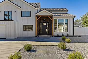 8333 N Sapphire DR St George, UT 84770 home for sale, MLS#25-266491 - Erika Rogers Photo 4