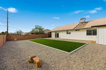 34 N Paradise Way St George, UT 84790 home for sale, MLS#26-267790 - Erika Rogers Photo 4