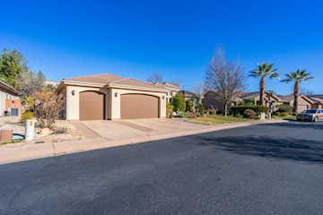 2246 W Sonoma LN St George, UT 84770 home for sale, MLS#25-267727 - Erika Rogers Photo 2