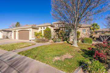 2246 W Sonoma LN St George, UT 84770 home for sale, MLS#25-267727 - Erika Rogers Photo 4