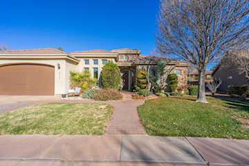 2246 W Sonoma LN St George, UT 84770 home for sale, MLS#25-267727 - Erika Rogers Photo 5