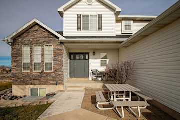 1653 N Millstone CIR Enoch, UT 84721 home for sale, MLS#26-267804 - Erika Rogers Photo 2