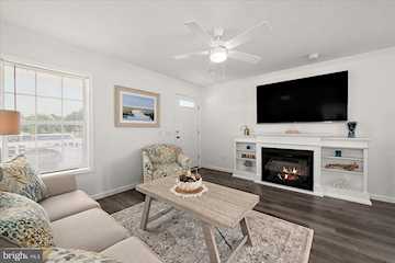  Real Estate for Sale - 12427 Beach Life Ln in Ocean City Photo 5