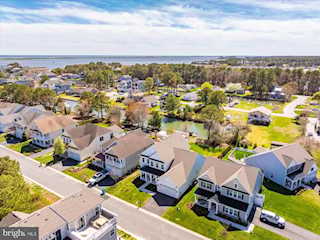  Real Estate for Sale - 12395 Hidden Bay Dr in Berlin Photo 5