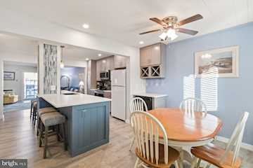 Chateau Phoenix Real Estate for Sale - 722 Mooring Rd #A104 in Ocean City Photo 3