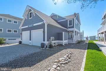 Real Estate for Sale - 1502 Bay St in Fenwick Island Photo 3