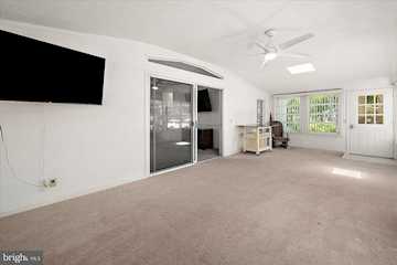  Real Estate for Sale - 4 Anchor Way Dr in Berlin Photo 5