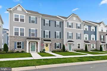  Real Estate for Sale - 12239 Hidden Bay Dr #4 in Berlin Photo 2