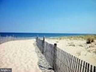 Admirals Bridge Real Estate for Sale - 40118 N Carolina Ave in Fenwick Island Photo 2