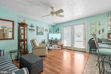 Jocelyn Manor Real Estate for Sale - 207 8th St #103C in Ocean City Photo 2