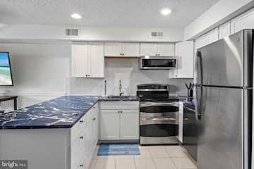 Jamaica Bay Real Estate for Sale - 204 33rd St #20502 in Ocean City Photo 3