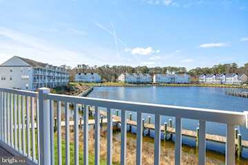  Real Estate for Sale - 10900 Holystone Ln #402 in Berlin Photo 4
