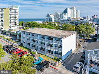 Seven Seas Real Estate for Sale - 15 35th St #101 in Ocean City Photo 2