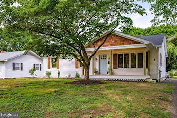  Real Estate for Sale - 100 Esham Ave in Berlin Photo 4