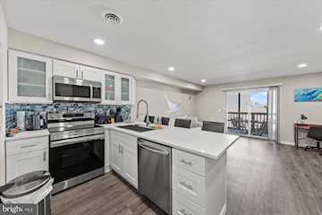 Raffles Real Estate for Sale - 104 127th St #22101 in Ocean City Photo 3