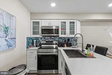 Raffles Real Estate for Sale - 104 127th St #22101 in Ocean City Photo 4