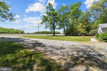  Real Estate for Sale - 33023 Vines Creek Rd in Dagsboro Photo 2