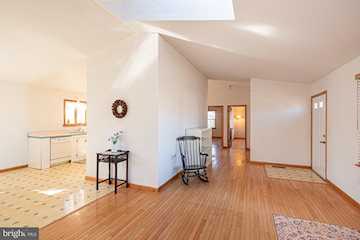  Real Estate for Sale - 10333 Tudor Rd in Ocean City Photo 4