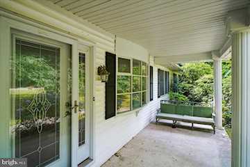  Real Estate for Sale - 10541 Shady Dr in Berlin Photo 3
