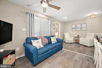 Oceanside 42 Real Estate for Sale - 15 42nd St #1W in Ocean City Photo 4