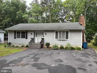  Real Estate for Sale - 170 Windjammer Rd in Ocean Pines Photo 2