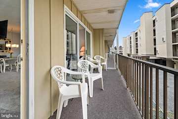 Sunset South Real Estate for Sale - 10 68th St #1 in Ocean City Photo 3