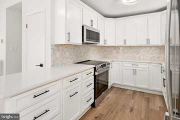  Real Estate for Sale - 302 Franklin Ave in Berlin Photo 3