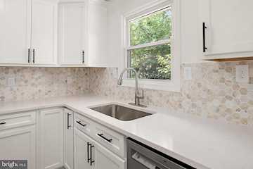  Real Estate for Sale - 302 Franklin Ave in Berlin Photo 4