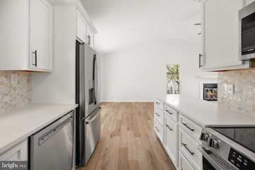  Real Estate for Sale - 302 Franklin Ave in Berlin Photo 5