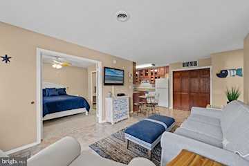 Club Ocean Villas II Real Estate for Sale - 105 120th St #18A in Ocean City Photo 3