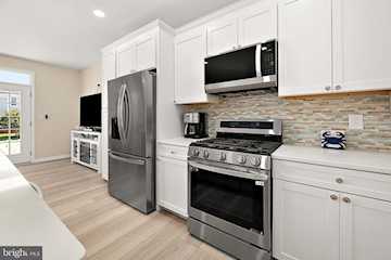  Real Estate for Sale - 3 Village Green Dr in Ocean View Photo 5