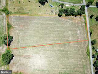  Real Estate for Sale - Dinges Rd in Berlin Photo 2