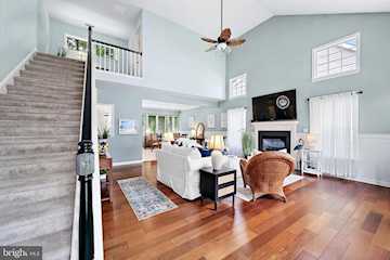  Real Estate for Sale - 58 Hingham Ln in Berlin Photo 4