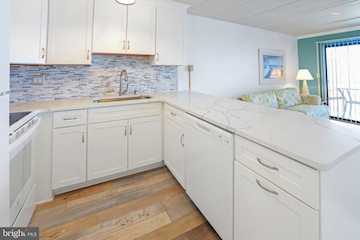 Summer Palace Real Estate for Sale - 18 69th St #9 in Ocean City Photo 3