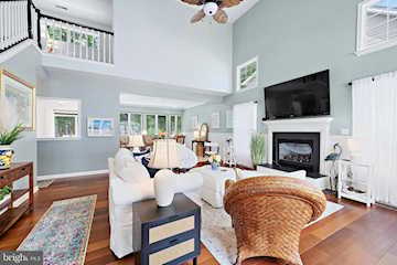  Real Estate for Sale - 58 Hingham Ln in Berlin Photo 5