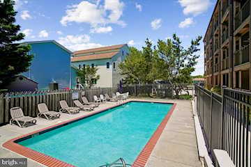 Jamaica Bay Real Estate for Sale - 204 33rd St #30302 in Ocean City Photo 3