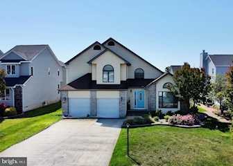  Real Estate for Sale - 10 Stacy Ct in Ocean Pines Photo 2