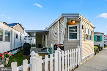  Real Estate for Sale - 119 136th St in Ocean City Photo 2