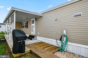  Real Estate for Sale - 119 136th St in Ocean City Photo 4