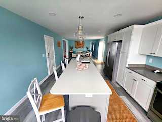  Real Estate for Sale - 105 Assateague Ct in Ocean City Photo 5