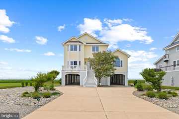  Real Estate for Sale - 6 S Shore Dr in North Bethany Photo 3