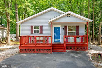  Real Estate for Sale - 15 Lord Guy Terrace in Ocean Pines Photo 4