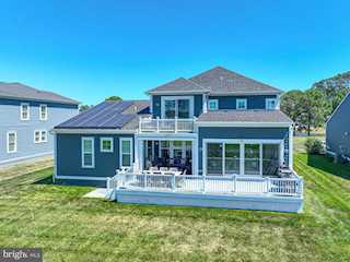  Real Estate for Sale - 10121 Fast Colors Ln in Berlin Photo 4